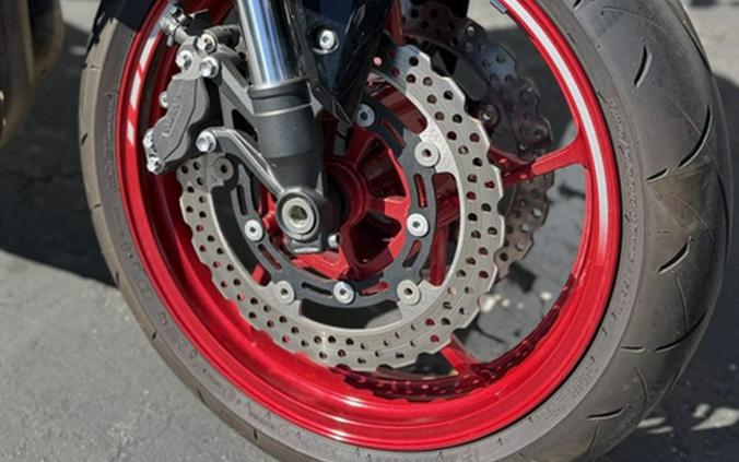 2024 Kawasaki Z900 ABS Candy Persimmon Red/Ebony ABS Metallic Spark BlackMetallic Matte Dark Gray