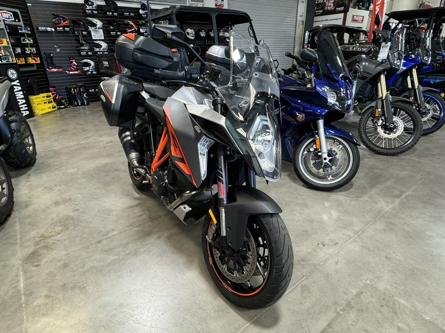 2017 KTM 1290 Super Duke GT