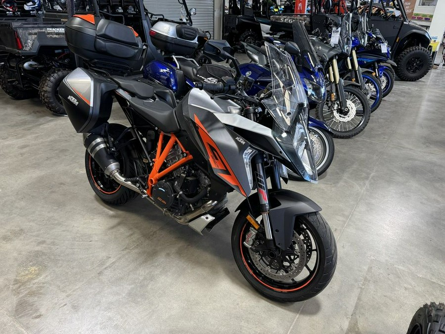 2017 KTM 1290 Super Duke GT