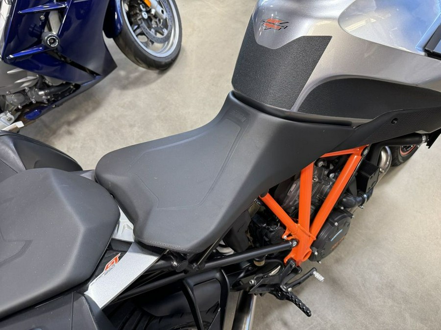 2017 KTM 1290 Super Duke GT