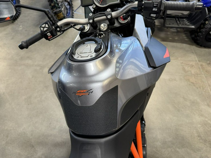 2017 KTM 1290 Super Duke GT