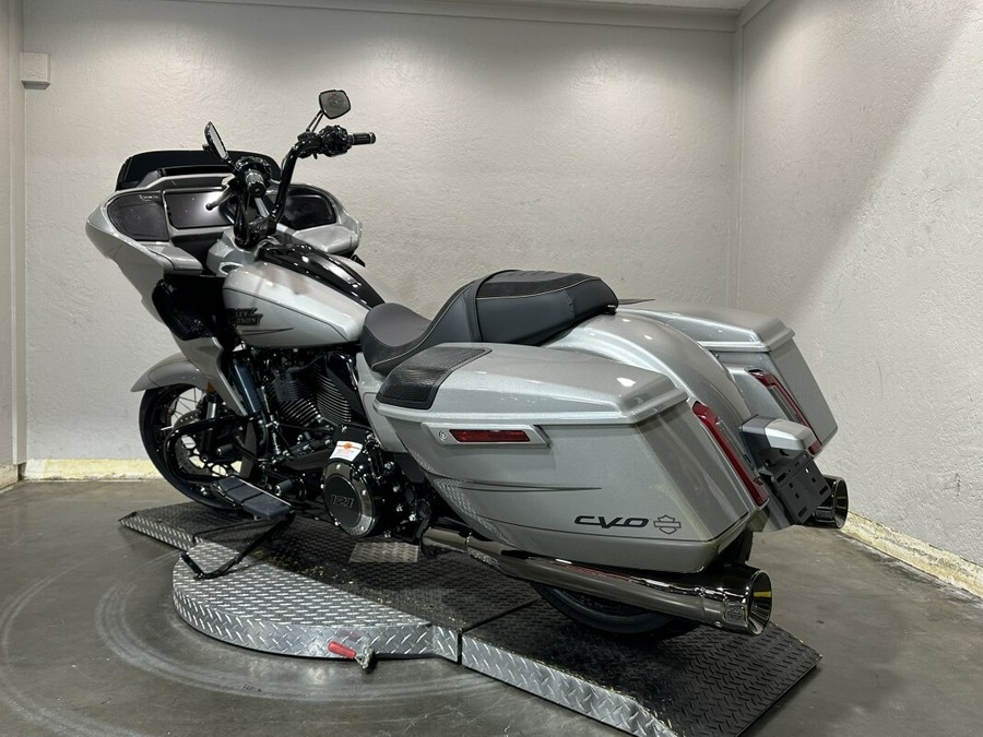 Harley-Davidson CVO™ Street Glide 2023 FLHXSE 84356876DT DARK PLATINUM