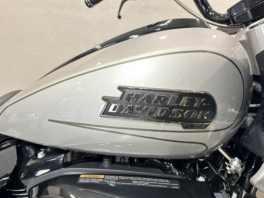 Harley-Davidson CVO™ Street Glide 2023 FLHXSE 84356876DT DARK PLATINUM