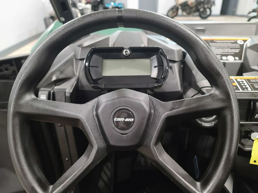 2025 Can-Am Commander MAX DPS 700