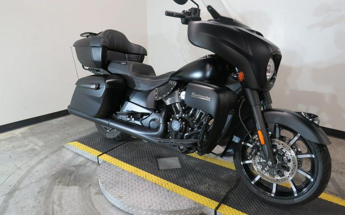 2021 Indian Motorcycle® Roadmaster® Dark Horse® Thunder Black Smoke