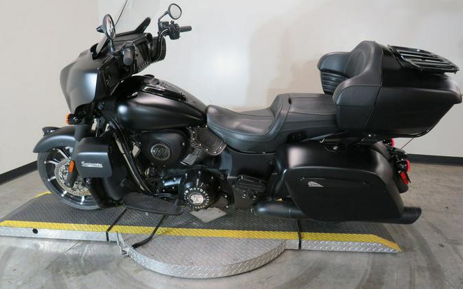 2021 Indian Motorcycle® Roadmaster® Dark Horse® Thunder Black Smoke