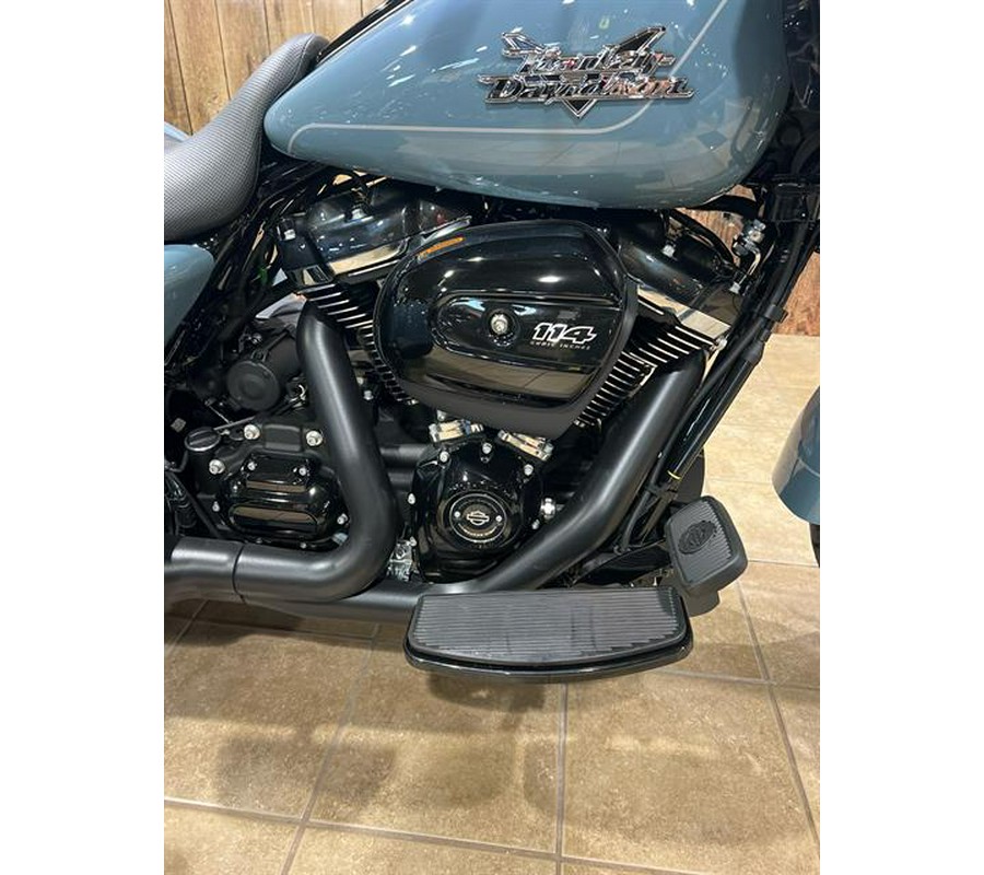 2024 Harley-Davidson Road Glide® 3