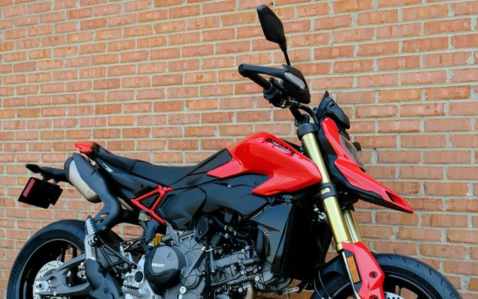 2026 Ducati Hypermotard V2