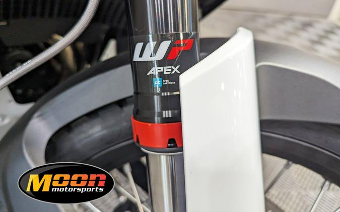 2024 Husqvarna Norden 901