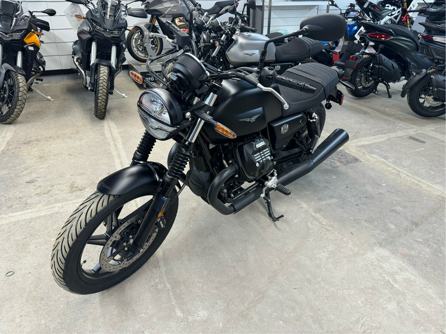 2024 Moto Guzzi V7 Stone
