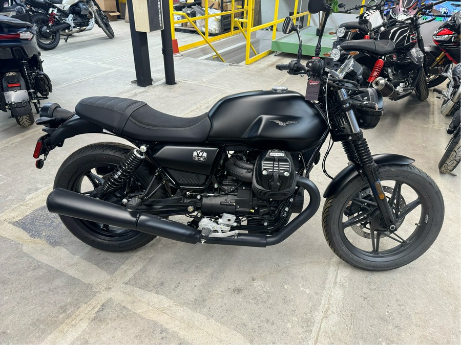 2024 Moto Guzzi V7 Stone