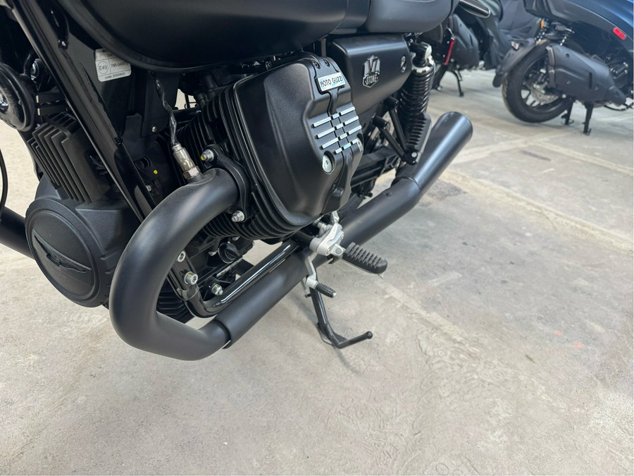 2024 Moto Guzzi V7 Stone