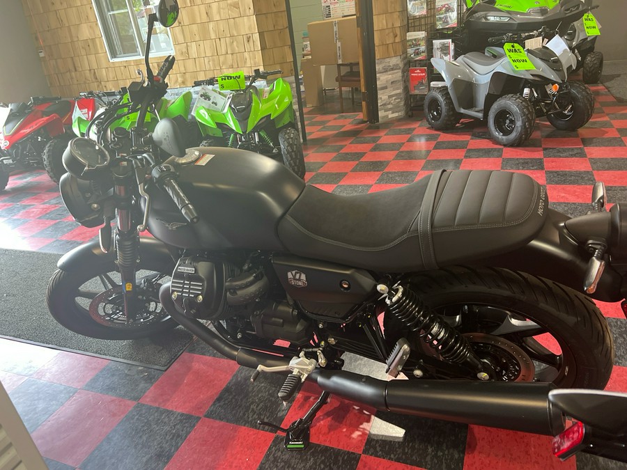 2024 Moto Guzzi V7 Stone