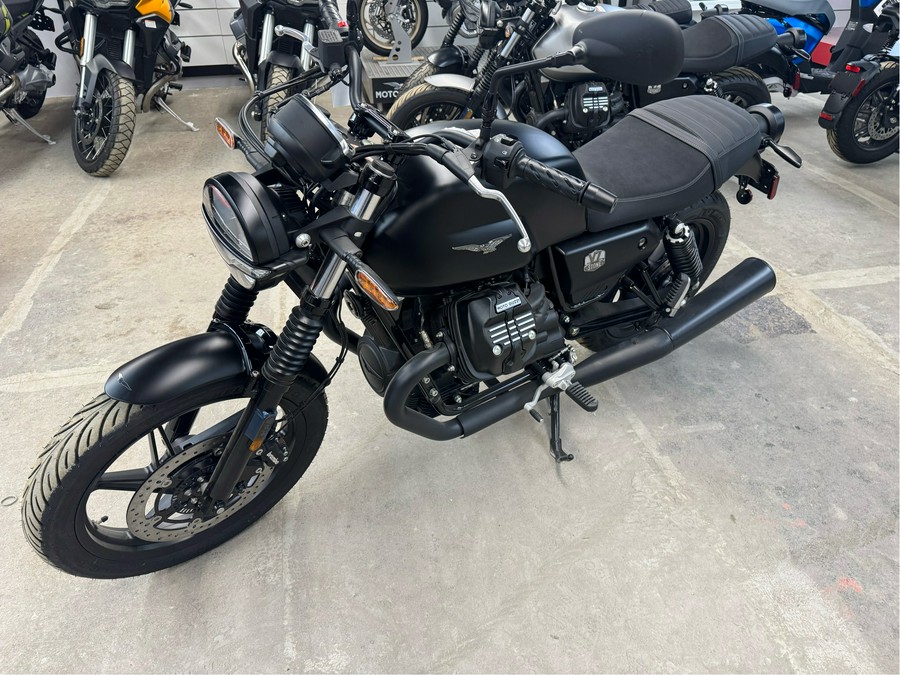 2024 Moto Guzzi V7 Stone