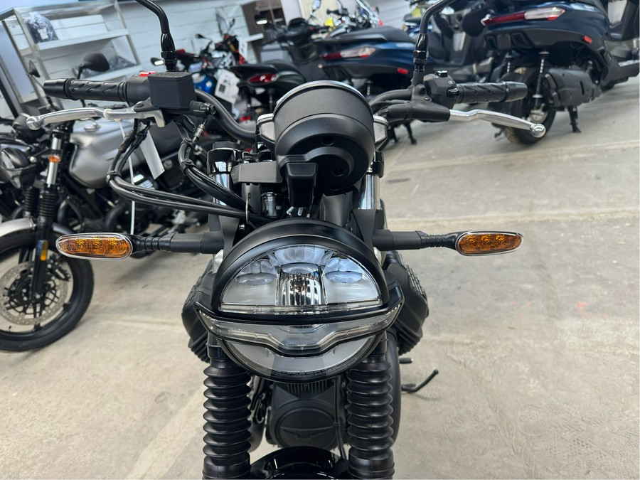 2024 Moto Guzzi V7 Stone