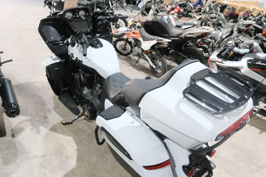 2025 INDIAN MOTORCYCLE PURSUIT DARK HORSE WITH 112 AND POWERBAND AUDIO PACKAGE