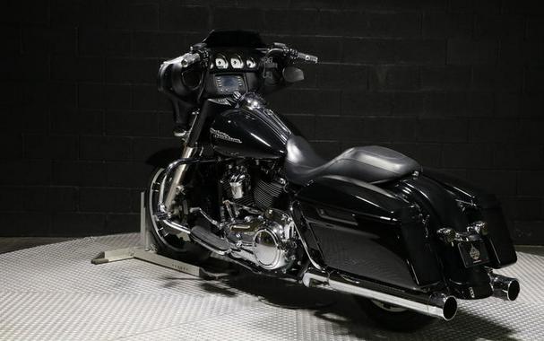 2019 Harley-Davidson® FLHX - Street Glide®