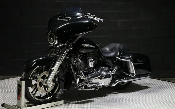 2019 Harley-Davidson® FLHX - Street Glide®