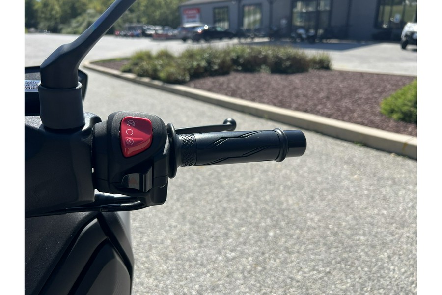 2024 Yamaha XMAX