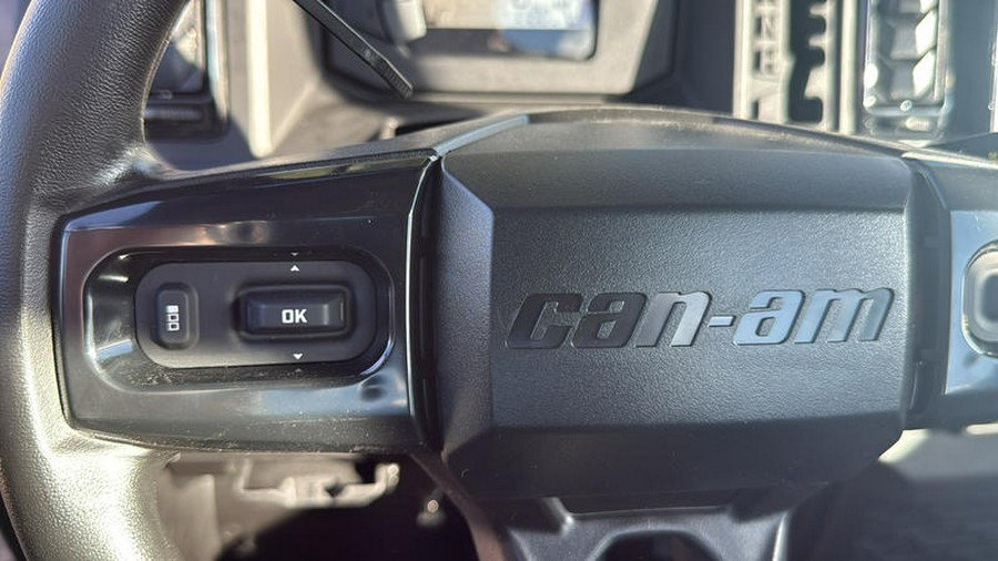 2026 Can-Am® Defender XT CAB HD11 With 10.25 in.display