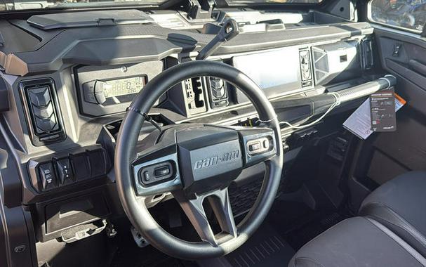 2026 Can-Am® Defender XT CAB HD11 With 10.25 in.display
