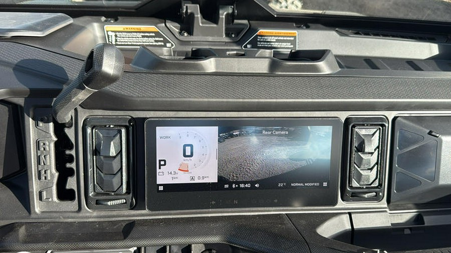 2026 Can-Am® Defender XT CAB HD11 With 10.25 in.display