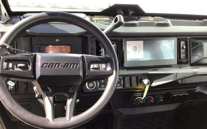 2026 Can-Am® Defender XT CAB HD11 With 10.25 in.display