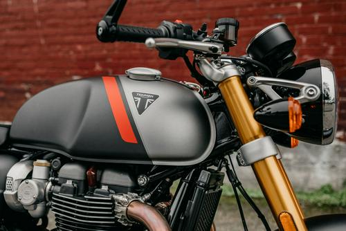 2020 Triumph Thruxton RS Review (17 Fast Facts)