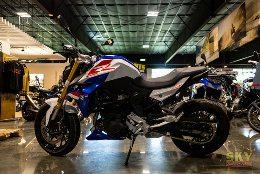 2024 BMW F 900 R Sport