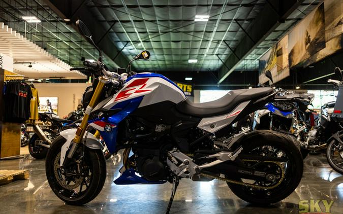 2024 BMW F 900 R Sport