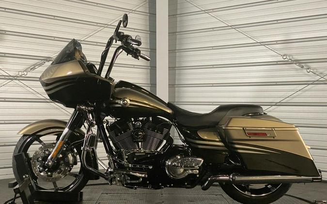 2013 Harley-Davidson® FLTRXSE2 - CVO™ Road Glide® Custom®