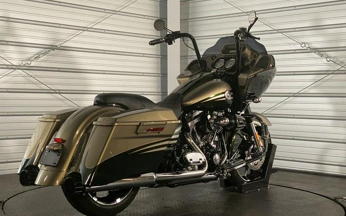 2013 Harley-Davidson® FLTRXSE2 - CVO™ Road Glide® Custom®