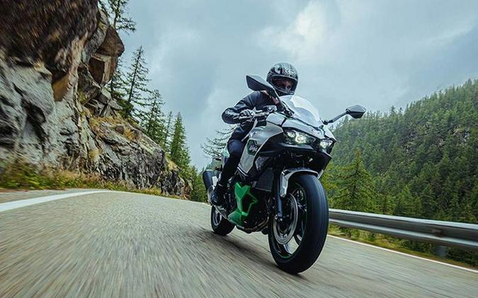 2024 Kawasaki Ninja 7 Hybrid ABS