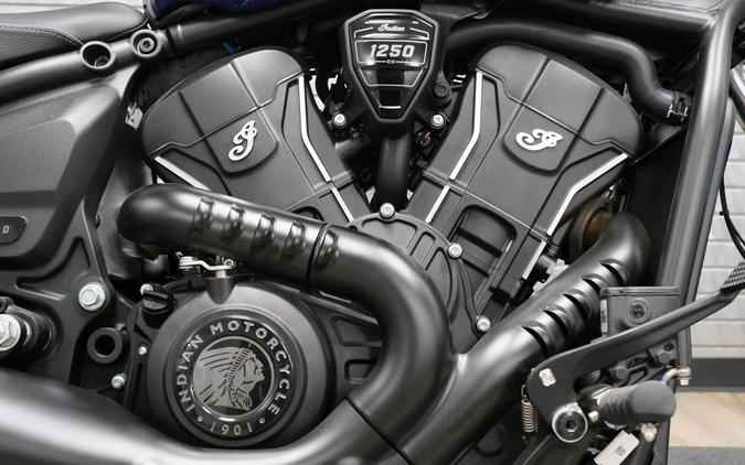 2025 INDIAN MOTORCYCLE SCOUT BOBBER LIMITED WITH TECH PACKAGE