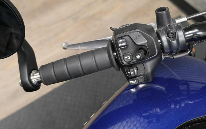 2025 INDIAN MOTORCYCLE SCOUT BOBBER LIMITED WITH TECH PACKAGE