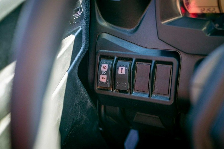 2025 Can-Am® Defender Limited HD10