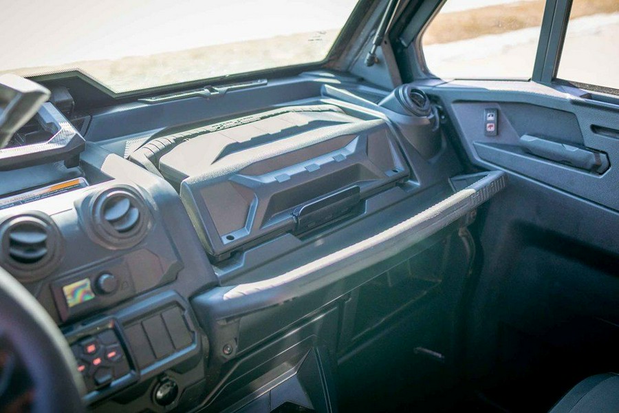 2025 Can-Am® Defender Limited HD10