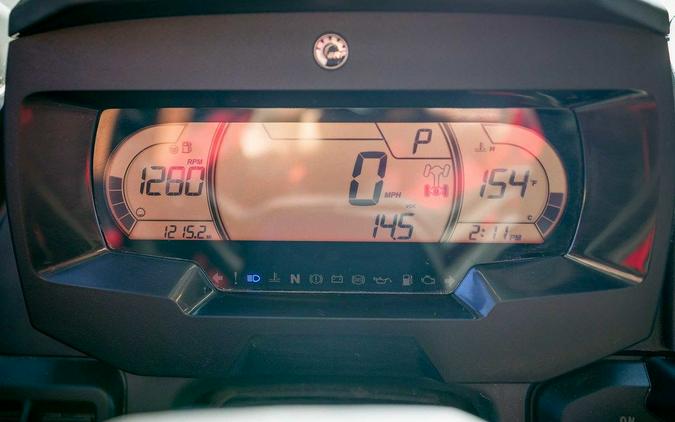 2025 Can-Am® Defender Limited HD10