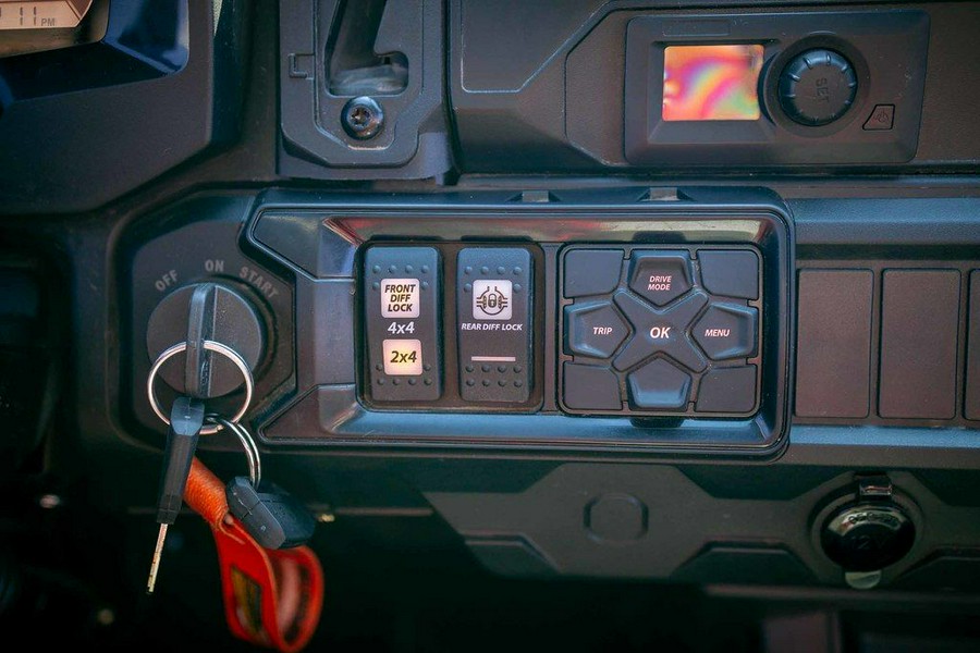 2025 Can-Am® Defender Limited HD10