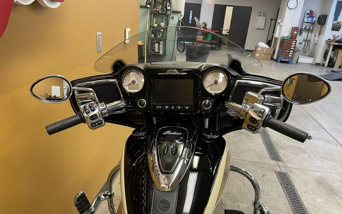 2019 Indian Motorcycle® Chieftain® Classic Thunder Black / Ivory Cream