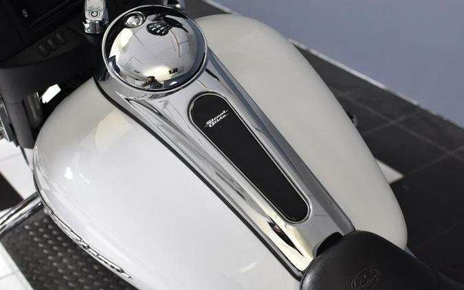 2016 Harley-Davidson Street Glide Crushed Ice Pearl flhx
