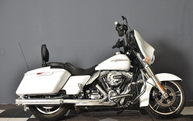 2016 Harley-Davidson Street Glide Crushed Ice Pearl flhx