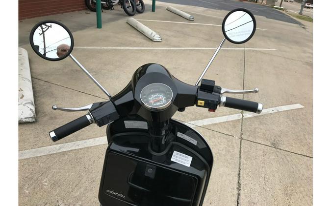 2014 Genuine Scooter Stella 125 Auto Gloss Black