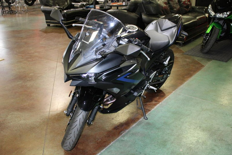 2025 Kawasaki Ninja® 500 SE ABS