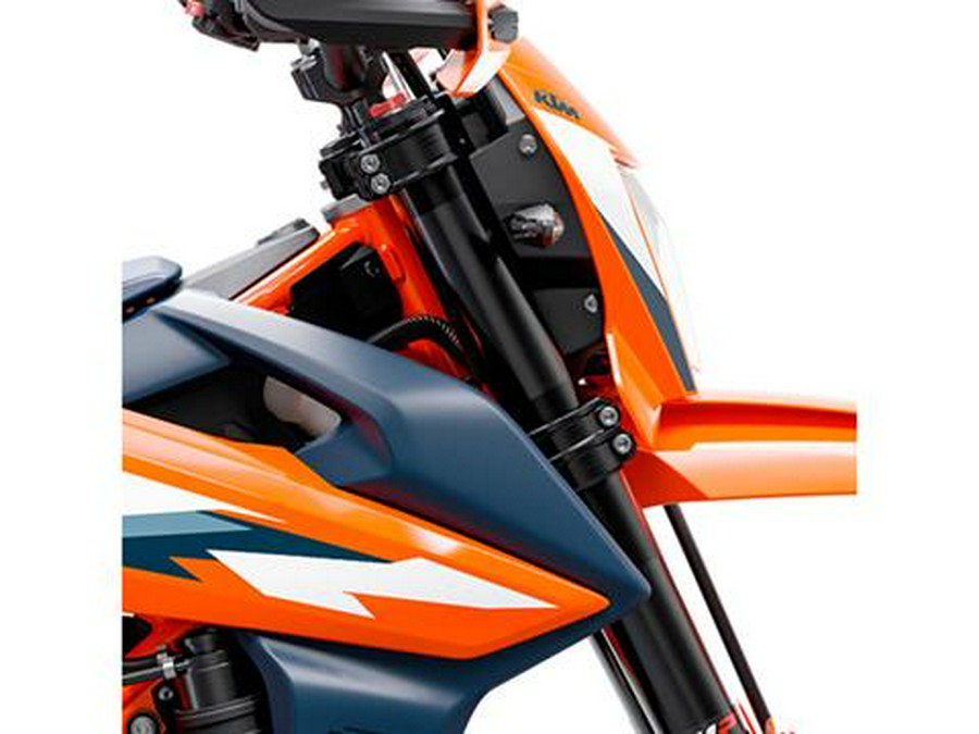 2024 KTM 690 SMC R