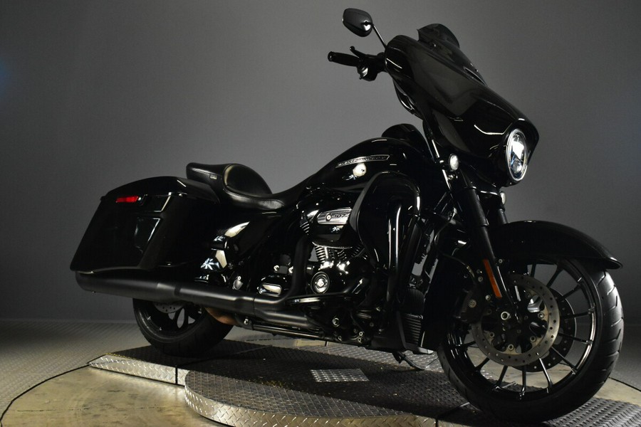 2018 Harley-Davidson Street Glide Special FLHXS