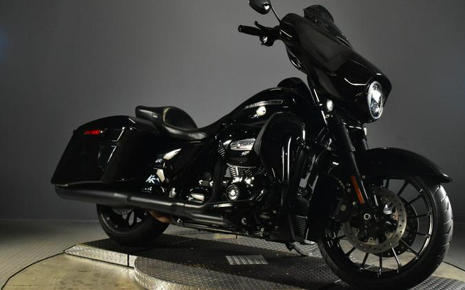 2018 Harley-Davidson Street Glide Special FLHXS