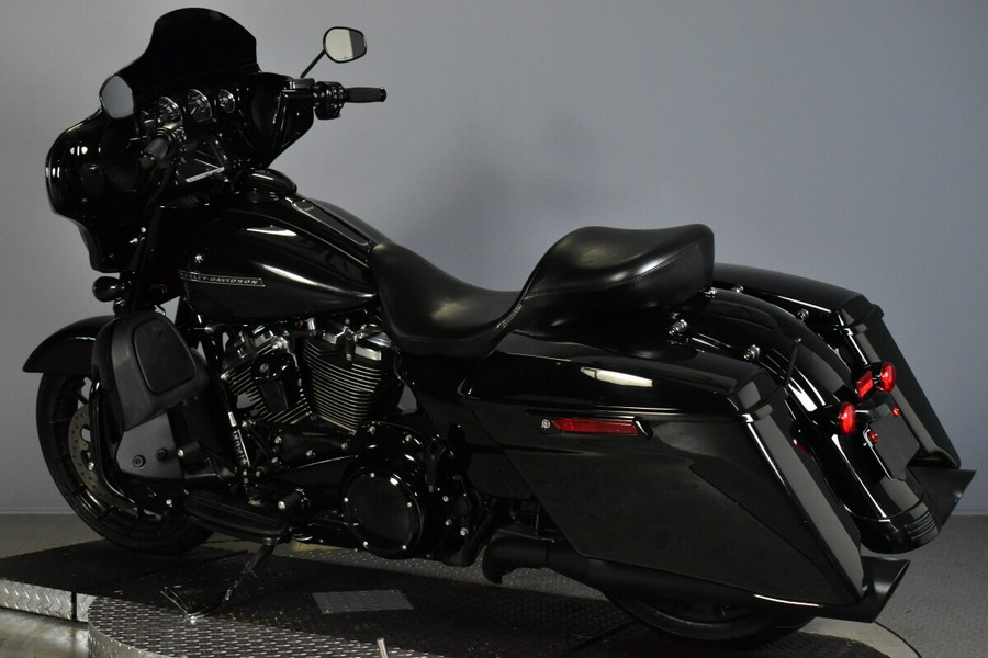2018 Harley-Davidson Street Glide Special FLHXS