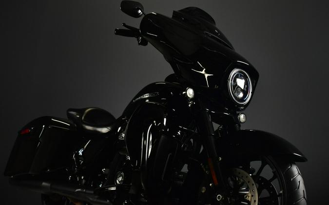 2018 Harley-Davidson Street Glide Special FLHXS