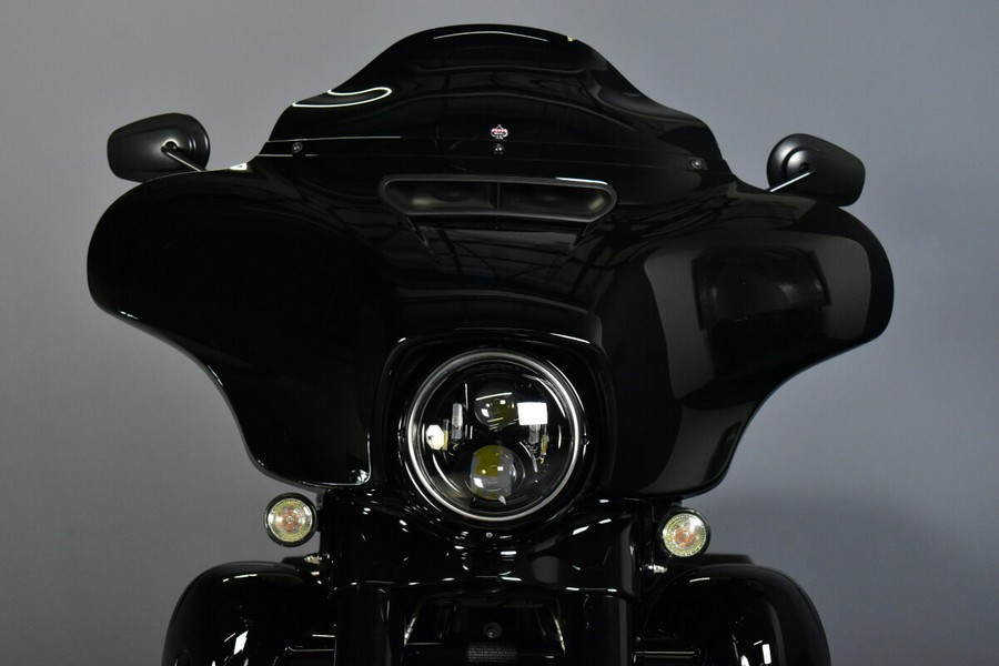 2018 Harley-Davidson Street Glide Special FLHXS